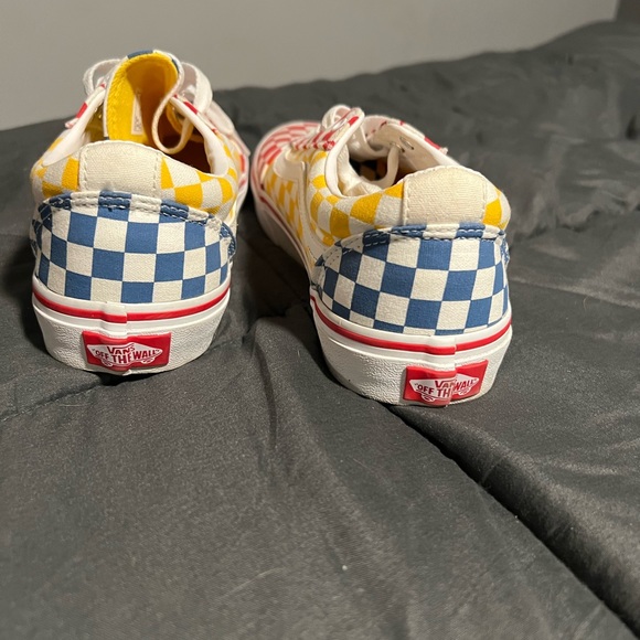 Vans - Picture 3 of 4